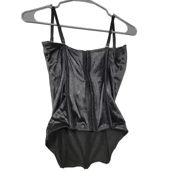 Black Corset - Picture 2 of 3